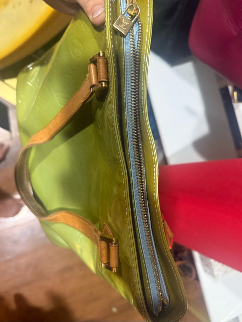 Louis Vuitton Lime Green Vernis Tote with Tan Handles - Picture 4 of 14